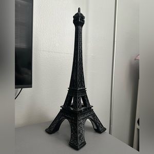 Eiffel tower figure